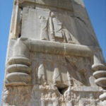 ペルセポリス　百柱の宮殿　南ゲート　有名な王座担ぎの図