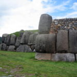 サクサイワマン　巨大な石が使われている。どこから、どのように運んできたのか良く分かっていない