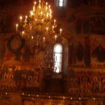 ウスペンスキー大聖堂　 ホーム ナポレオンが敗走した時、金銀を奪い返して作ったと言われるシャンデリア
