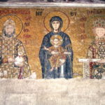 イスタブール、アヤ・ソフィア　南ギャラリー奥、聖母子と皇帝ヨハネ２世、皇后イレーネ