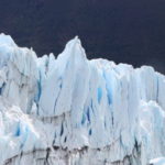 モレノ氷河　午後は一点集中、正面のセラックの崩落を狙う