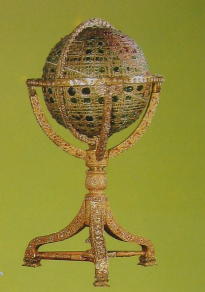 宝石博物館　地球儀、直径６６ｃｍ、宝石の重量３・６ｋｇ