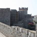 城壁ウォーキング　ミンチェタ要塞付近の市壁、陸側の敵に備えるため最も高く頑強に造られている