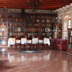 ブドヴァ観光　図書館