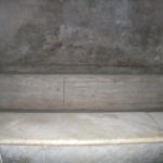 熱浴室　反対側にある大理石のバスタブ